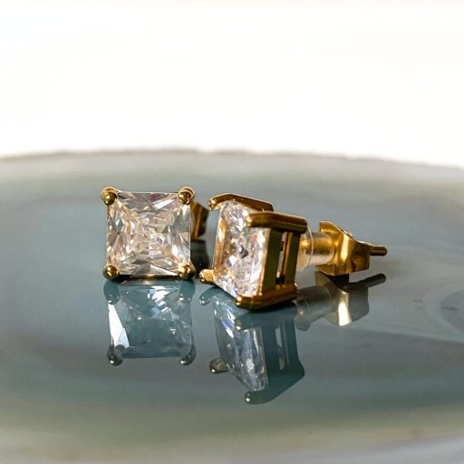 nemesacél fülbevaló cirkónia kővel és 18 karátos arany bevonattal