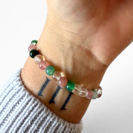 eperkvarc, hegyikristály, zöld achát női ásványgyöngy karkötő