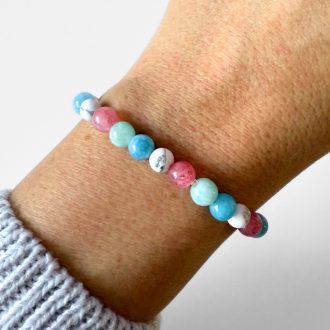 howlit, rózsa jade, türkiz angelit, kék kvarc ásványgyöngy karkötő