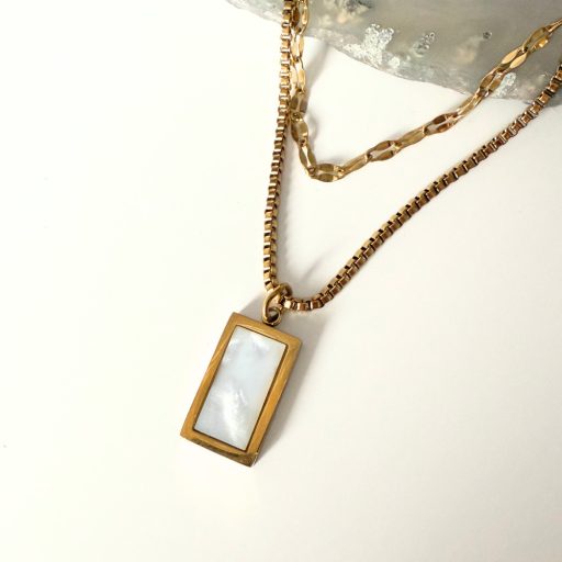  nemesacél nyaklánc 18 karátos arany bevonattal, zománc medállal