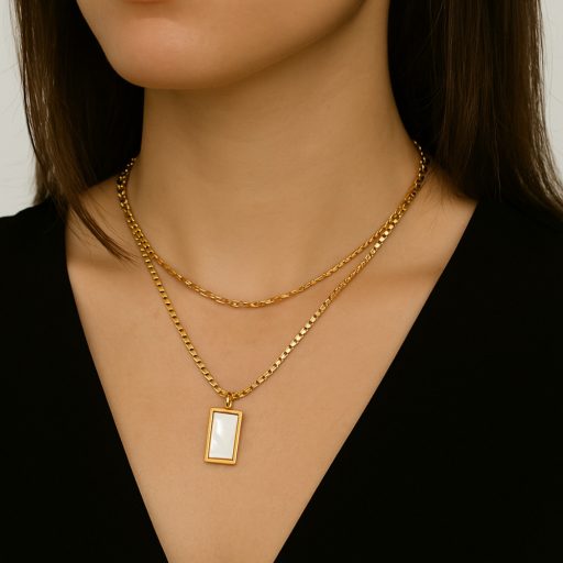  nemesacél nyaklánc 18 karátos arany bevonattal, zománc medállal