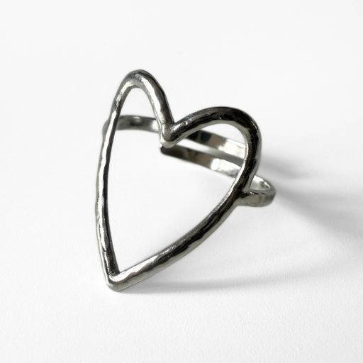 szív alakú nemesacél gyűrű ezüst bevonattal
